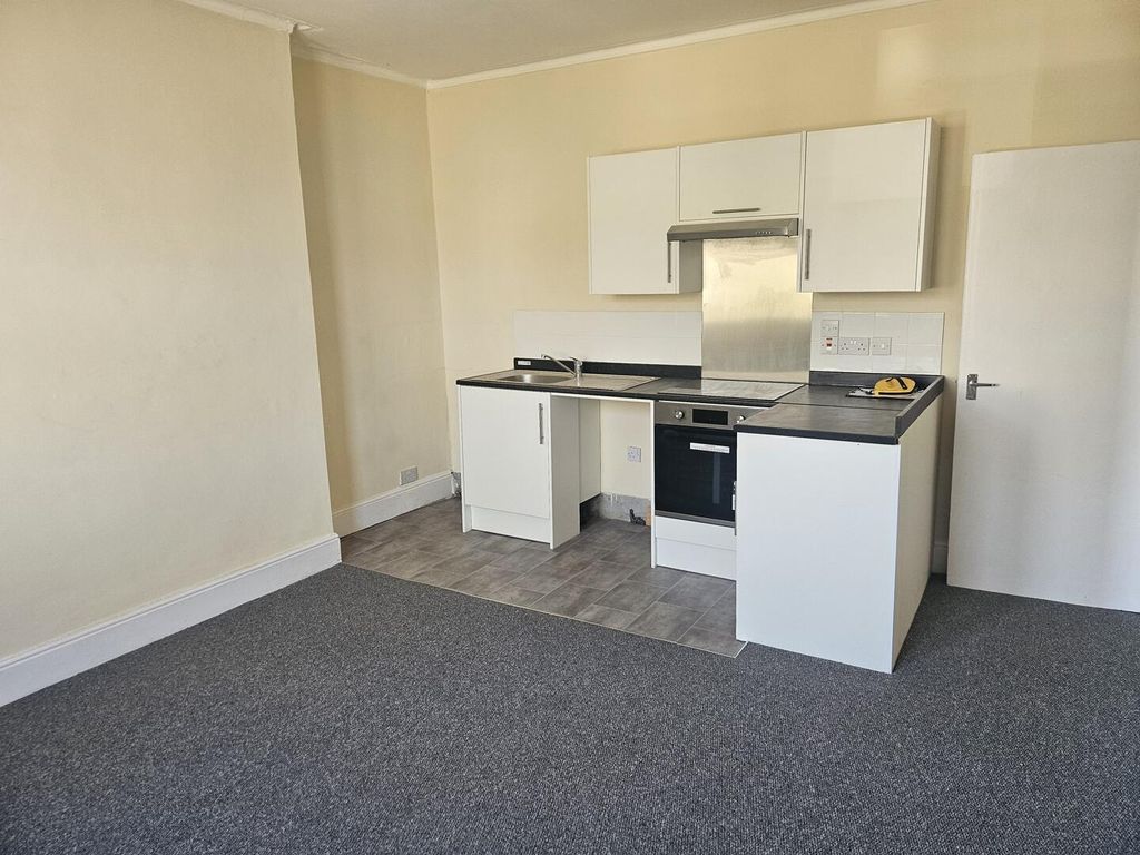 Property photo 2 of 5 Kitchen