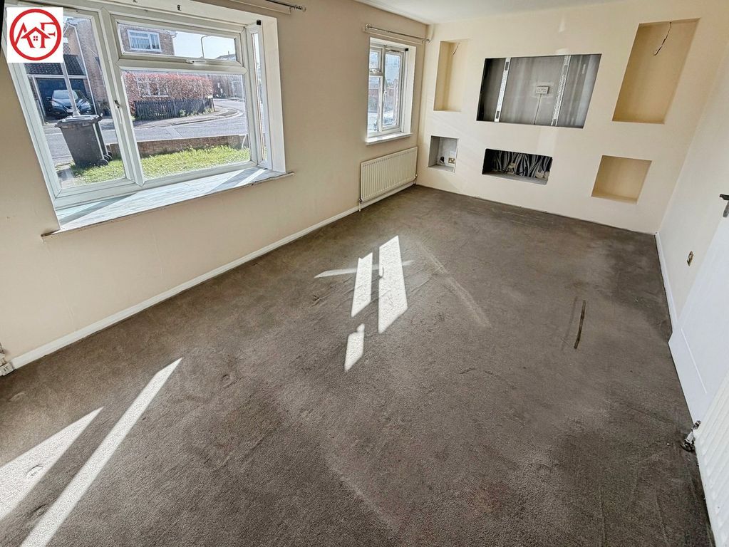 Property photo 3 of 18