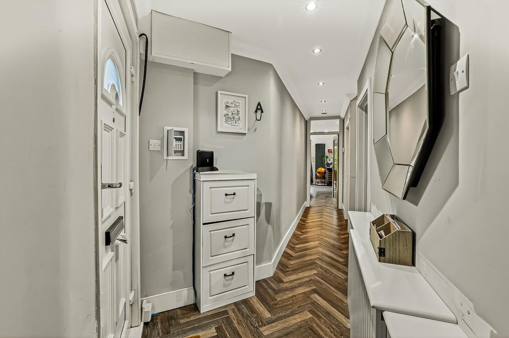 Property photo 3 of 33 Hallway