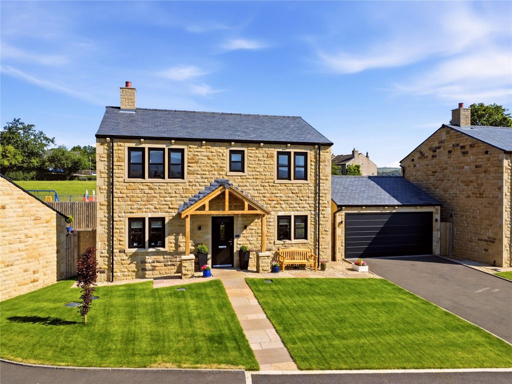 4 bed country house for saleChapel Grove, Laneshawbridge, Colne, Lancashire BB8