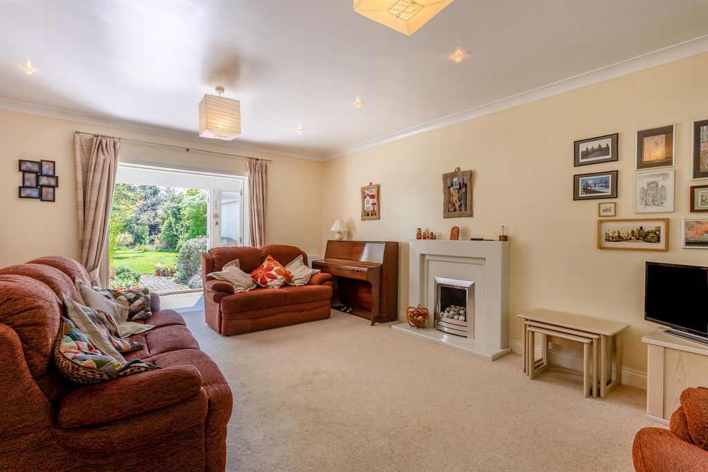 Property photo 3 of 18