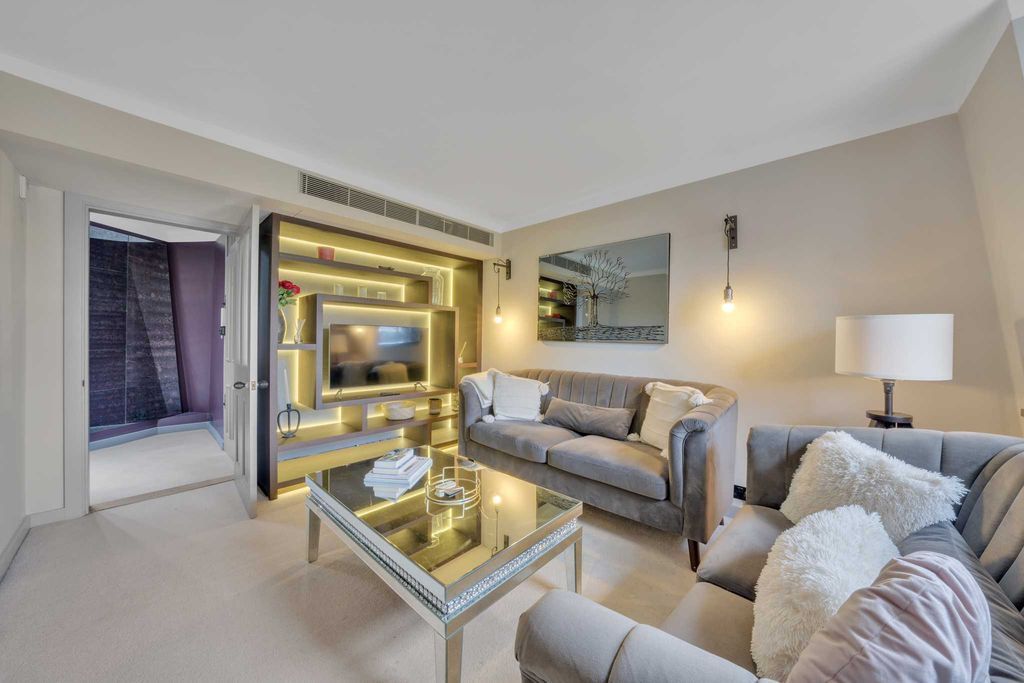 Property photo 2 of 21 Flat 6, 24 Hans Place, Knightsbridge, London, Sw1X 0Jy