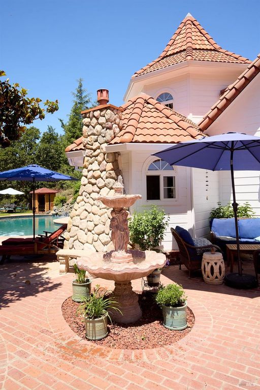 Property photo 1 of 77