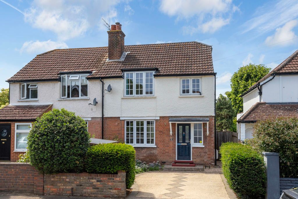 Property photo 1 of 20 Dennis Road, East Molesey