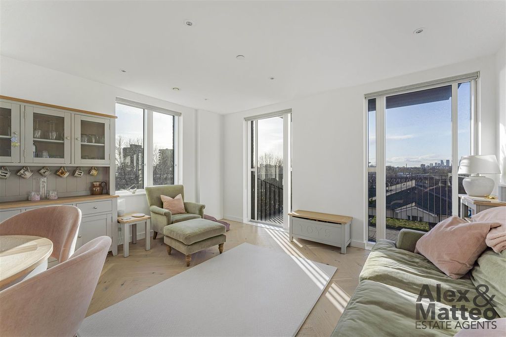 Property photo 3 of 20 Holly Tree Apartments