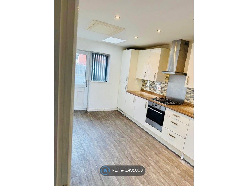 Property photo 1 of 15 Kitchen
