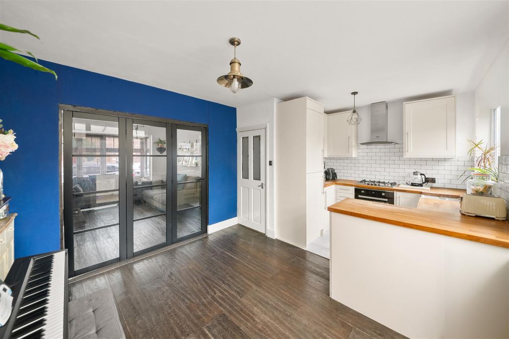 Property photo 3 of 19