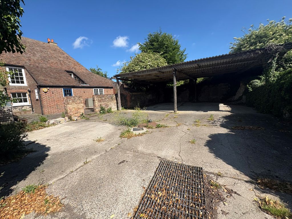 Property photo 3 of 26