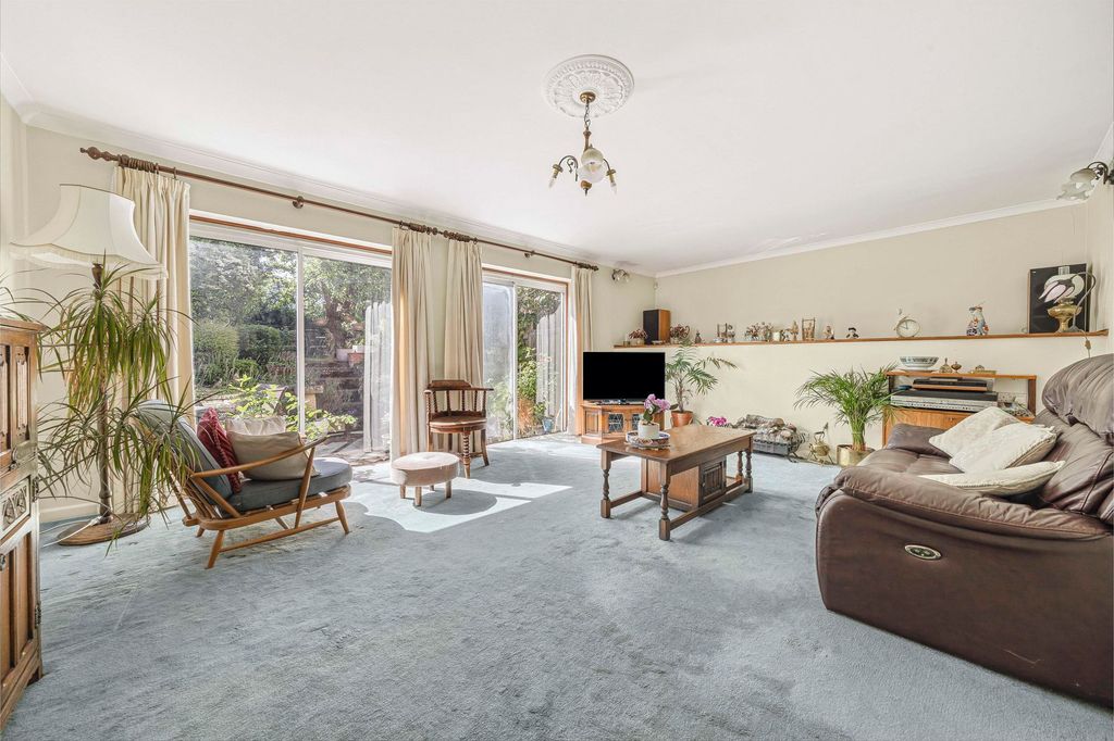 Property photo 3 of 16