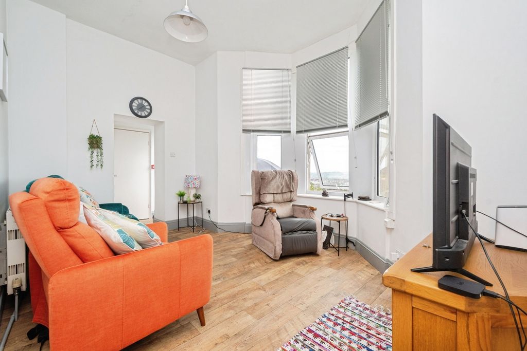 Property photo 3 of 17 Pbox-Img.Jpg