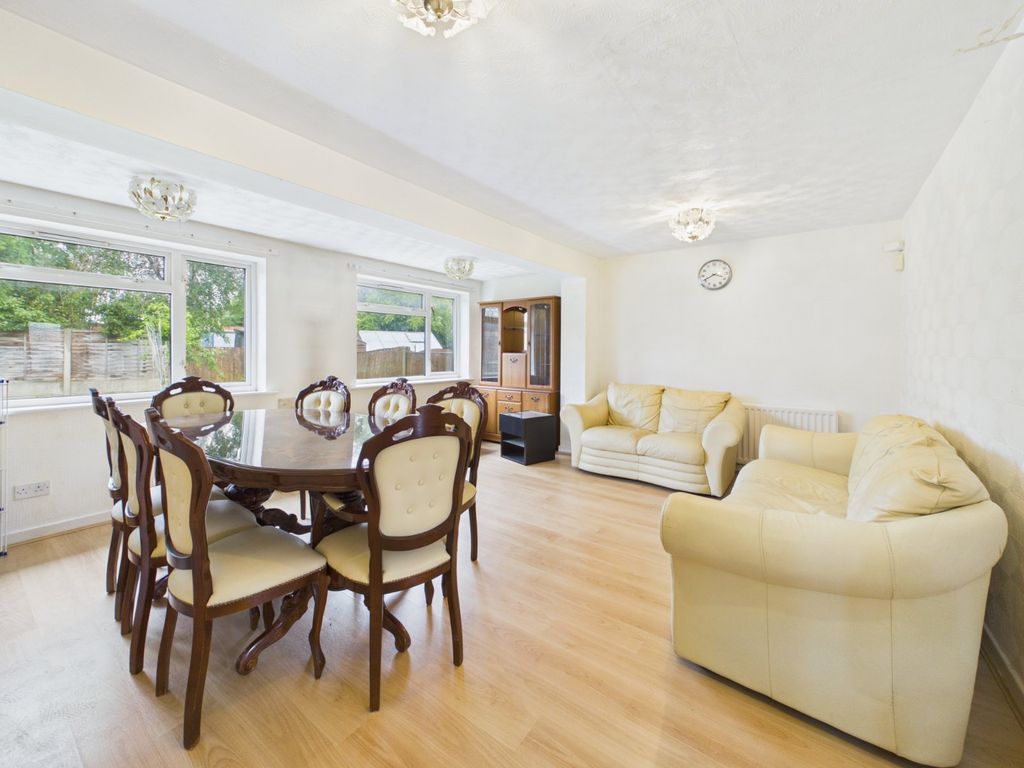 Property photo 2 of 17 Picture No. 52