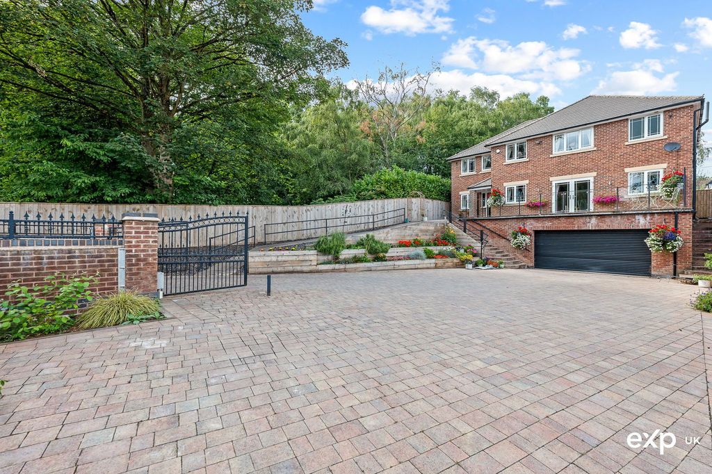 Property photo 1 of 34