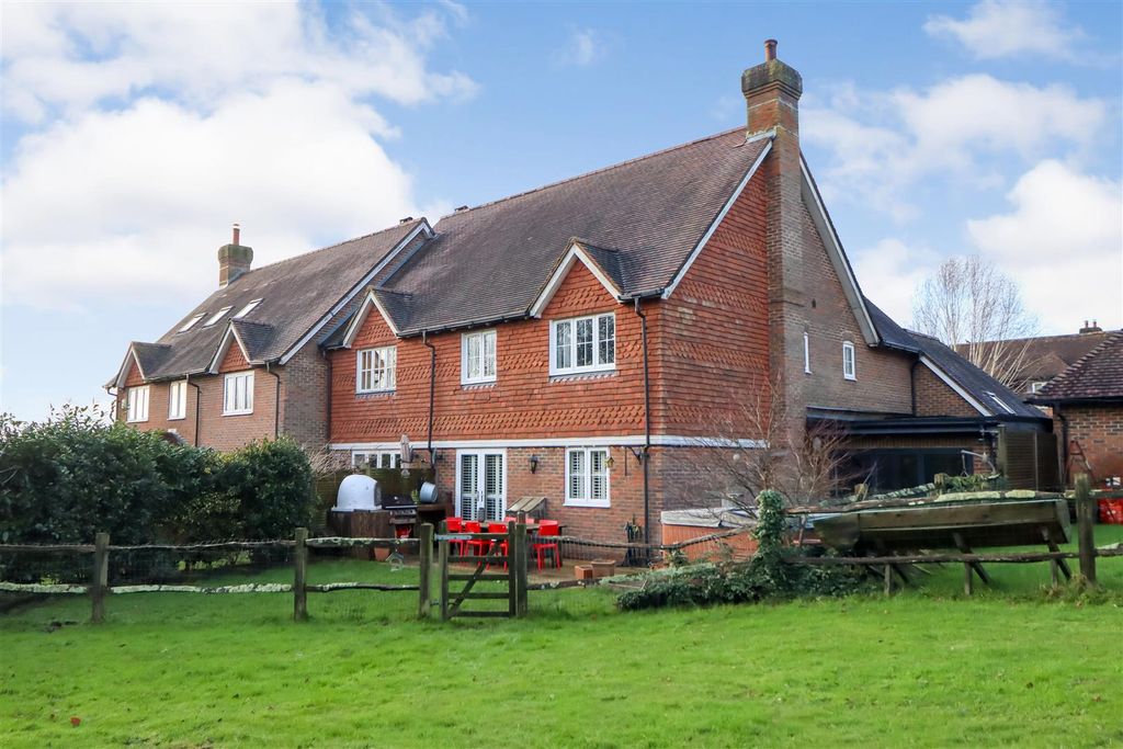 Property photo 1 of 30