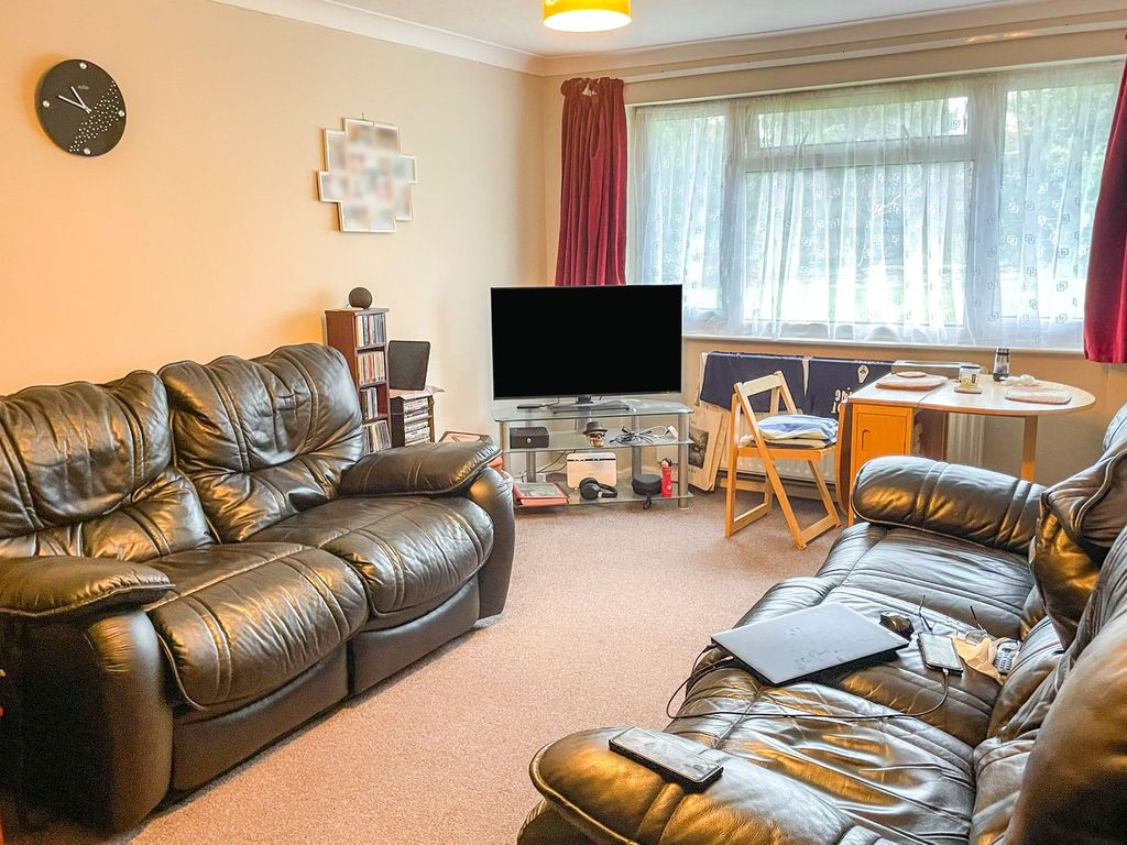 Property photo 3 of 12