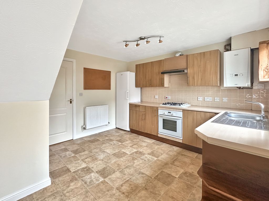 Property photo 3 of 15 Kitchen2