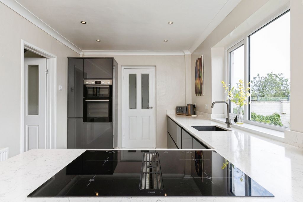 Property photo 3 of 15 1Y8A2603
