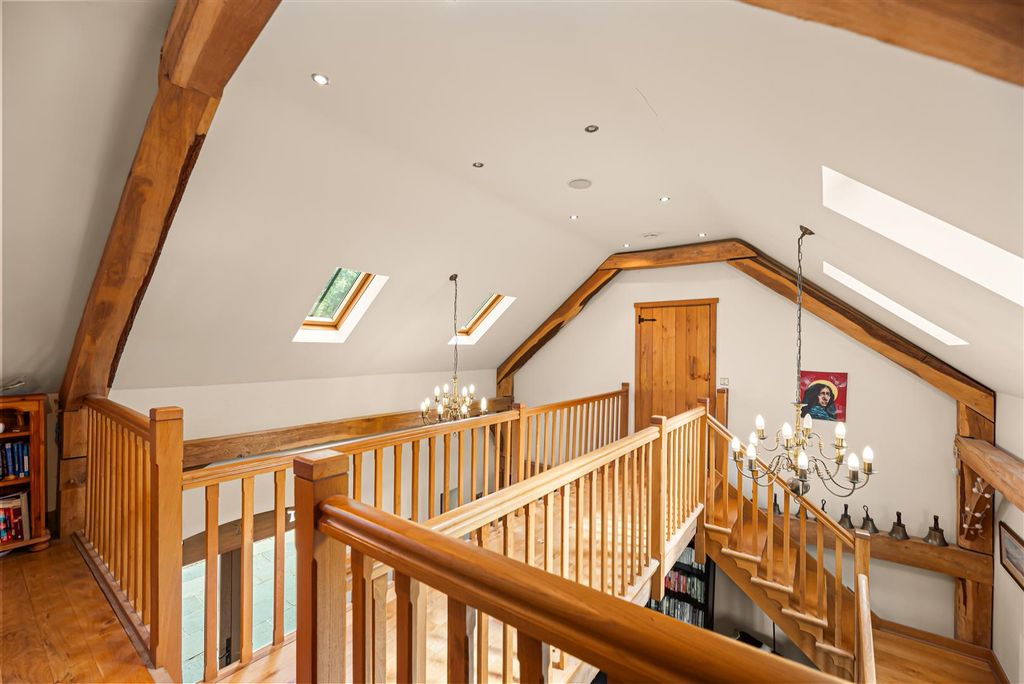 Property photo 3 of 47 Gallery Landing