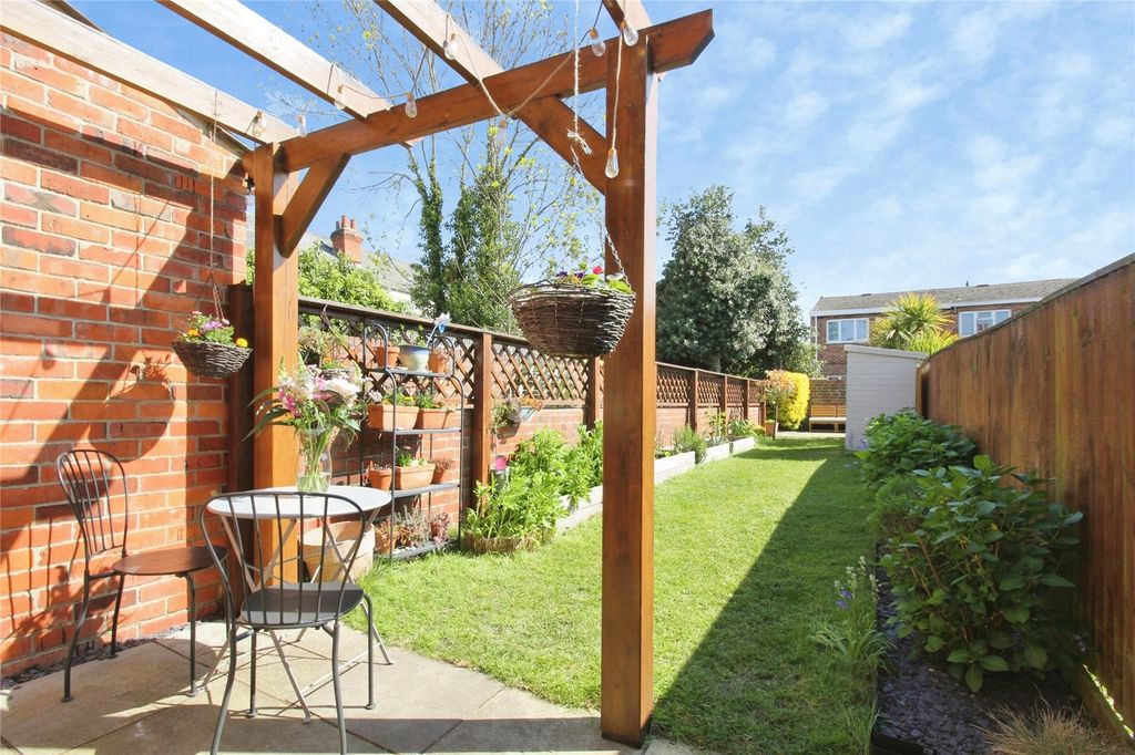 Property photo 2 of 15 Picture No. 21