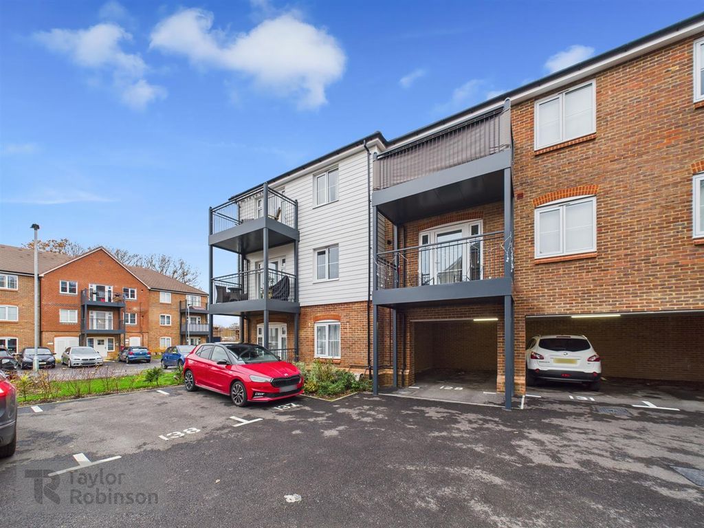 Property photo 1 of 12 Cam02600G0-Pr0610-Still014.Jpg