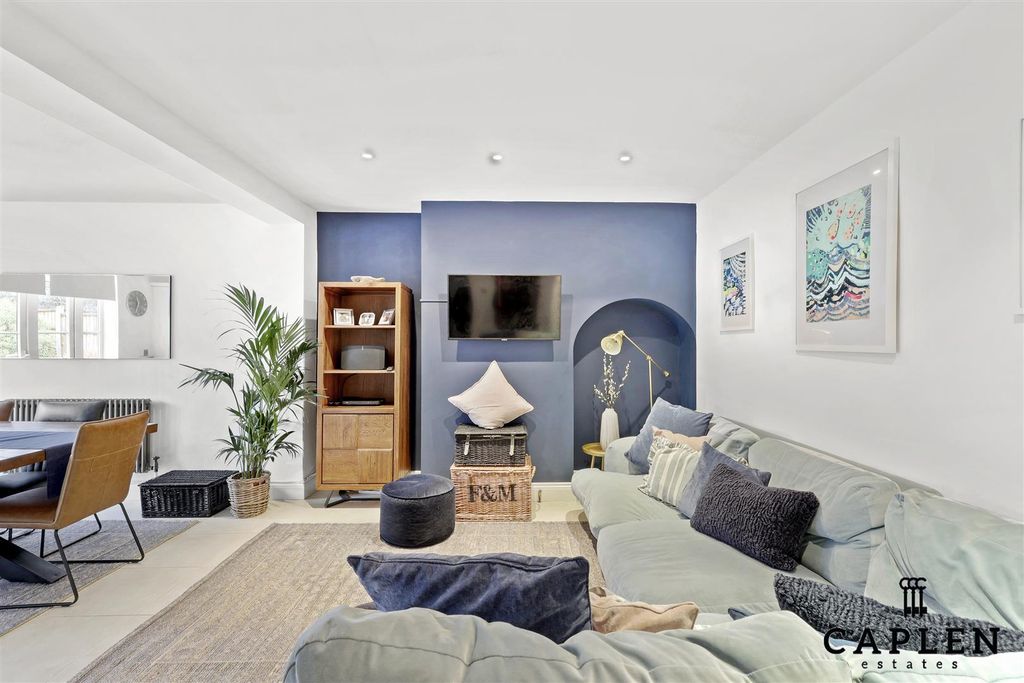 Property photo 3 of 30