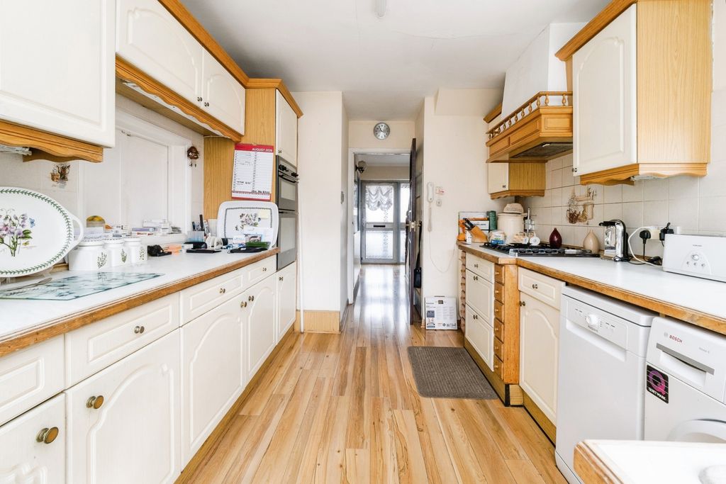 Property photo 3 of 23 Pbox-Img.Jpg
