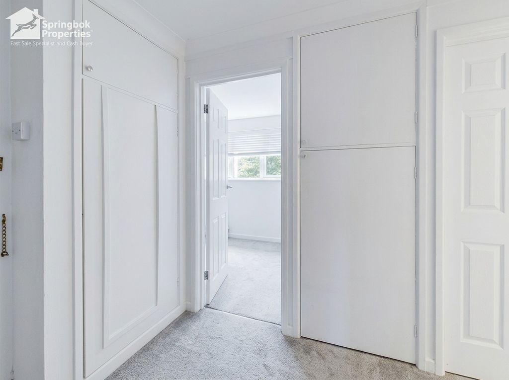 Property photo 2 of 11 Image 12