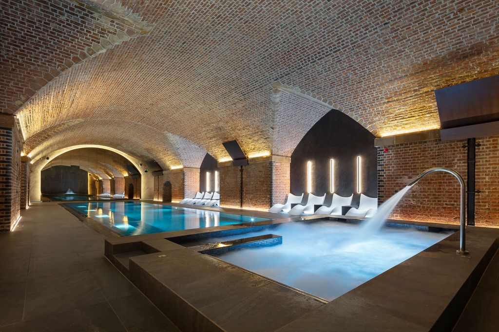 Property photo 2 of 49