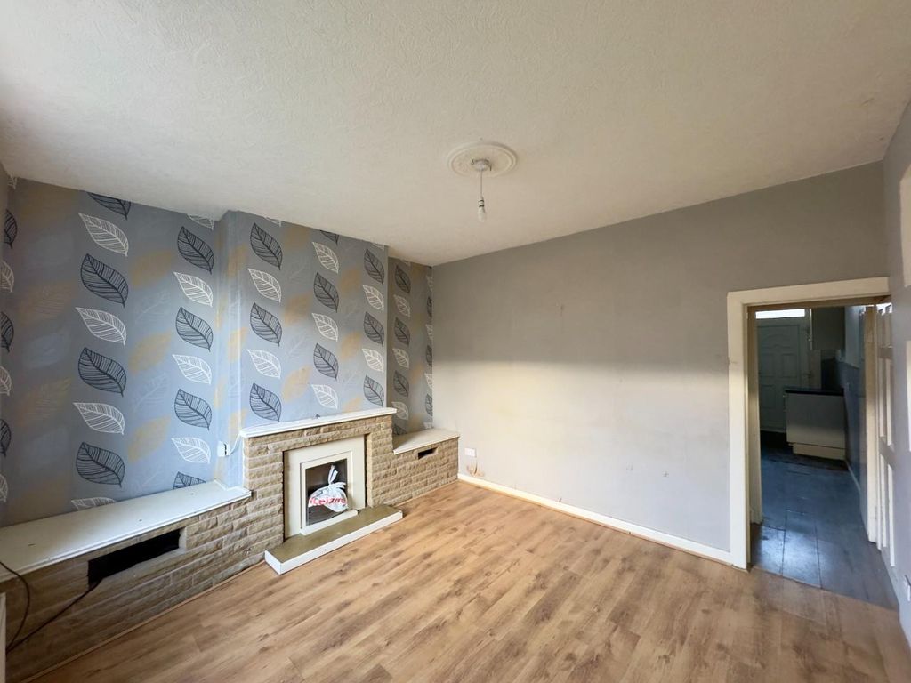 Property photo 3 of 10 Reception Room Photo, Fraser Street, Burnley, Mode