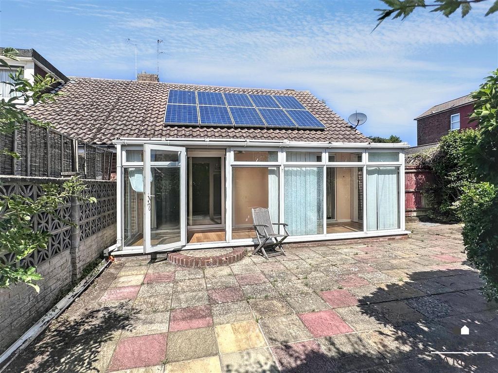 Property photo 2 of 17 01323 438506