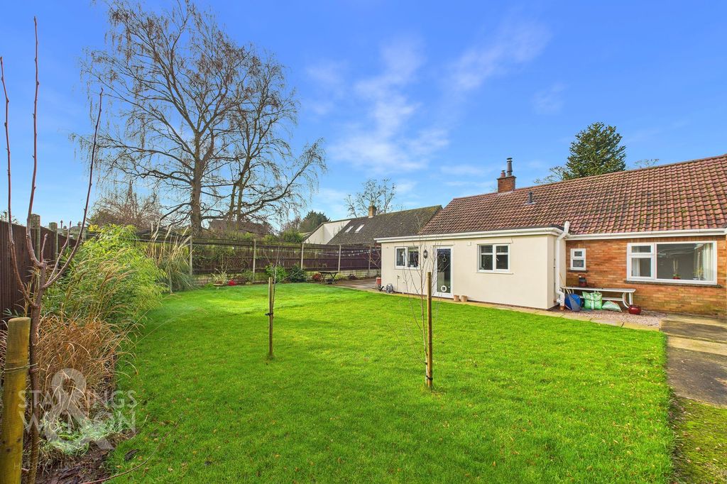 Property photo 2 of 33