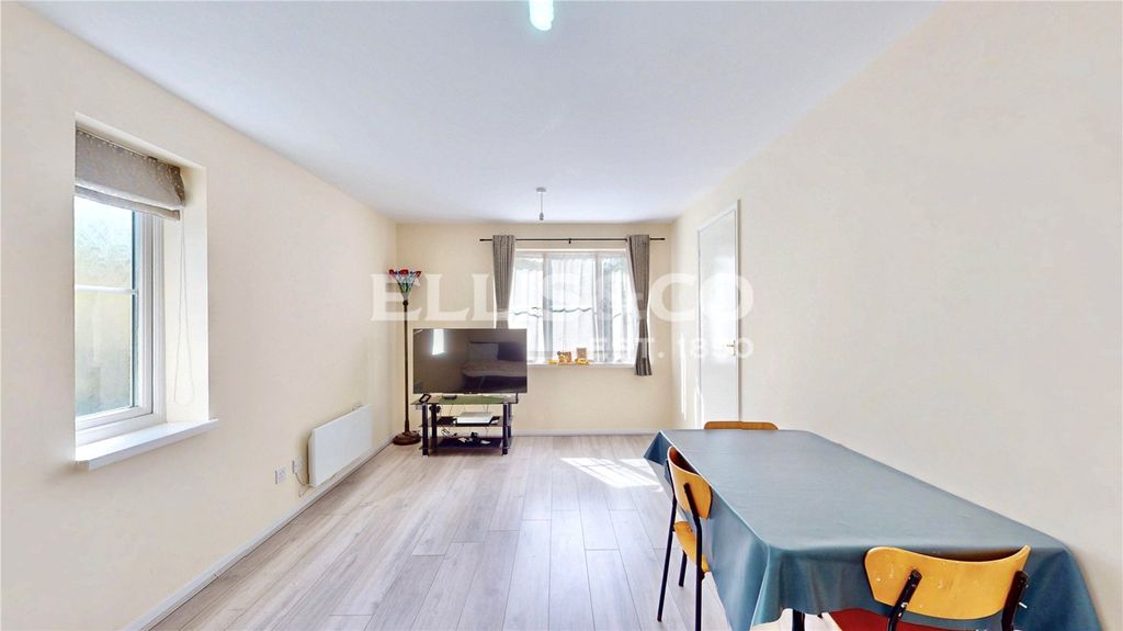 Property photo 3 of 10 Picture No. 14