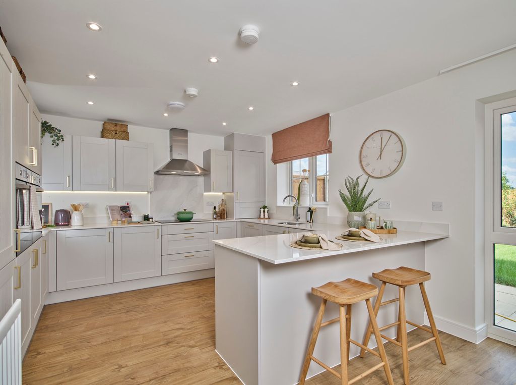 Property photo 2 of 11 262407-22
