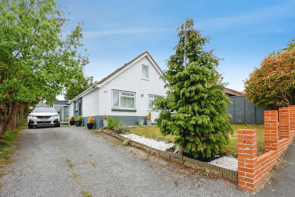 Property photo 1 of 21 Front