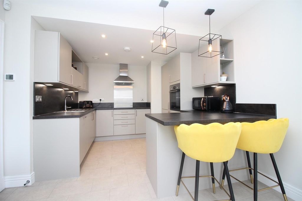 Property photo 3 of 17 4.Jpg