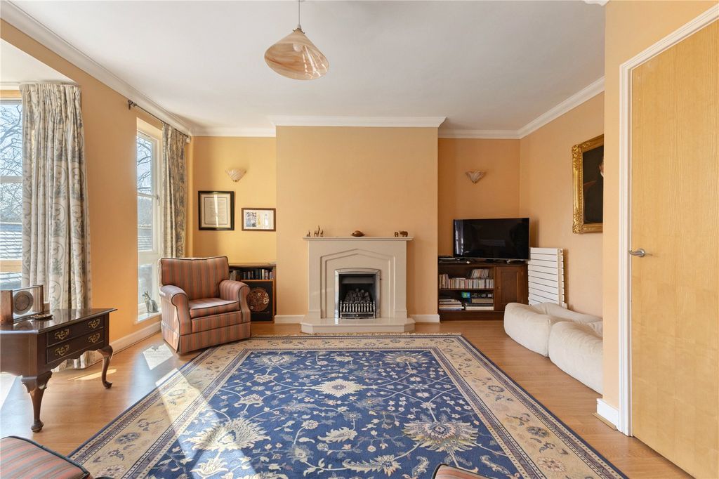 Property photo 2 of 13 Sitting Room