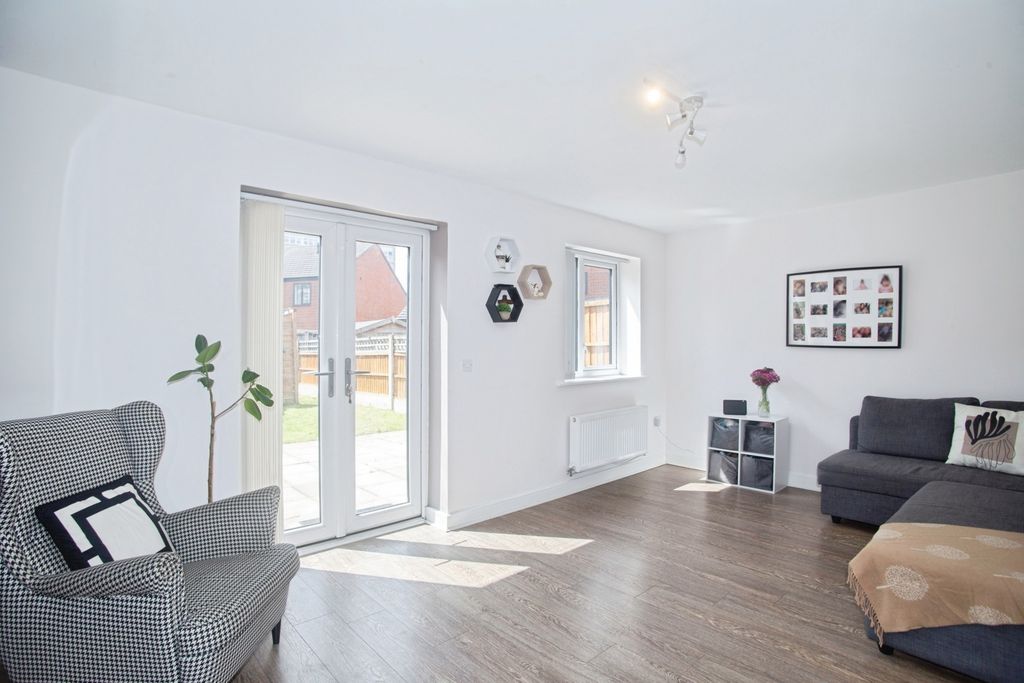 Property photo 2 of 19 Pbox-Img.Jpg