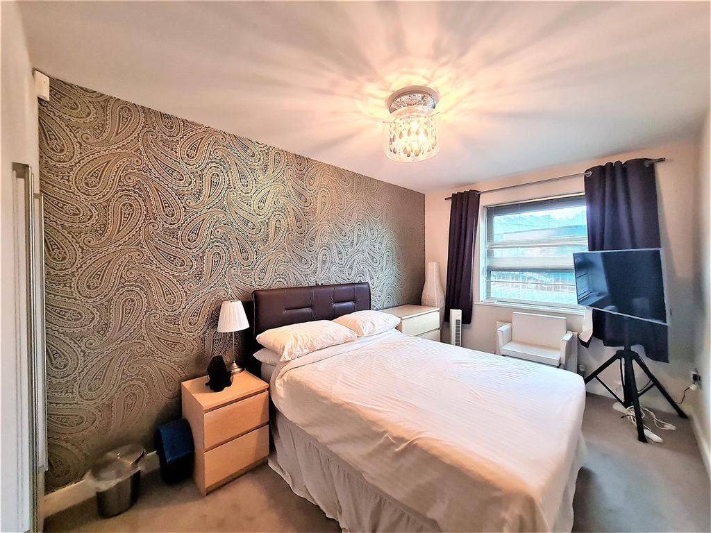 Property photo 3 of 10 Bedroom 1, Merryfield Court, Battersea