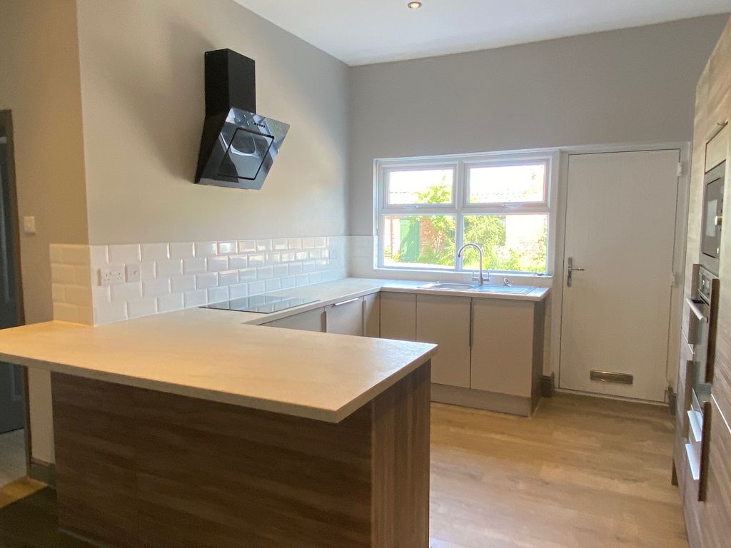 Property photo 1 of 9 Kitchen
