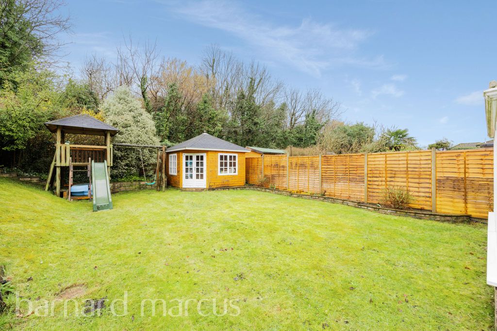 Property photo 1 of 3 Garden