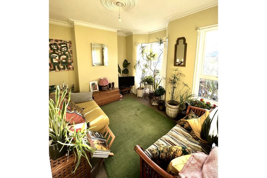 Property photo 2 of 18 Living Area