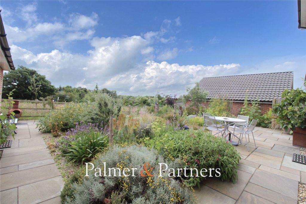 Property photo 2 of 28 Picture No. 56