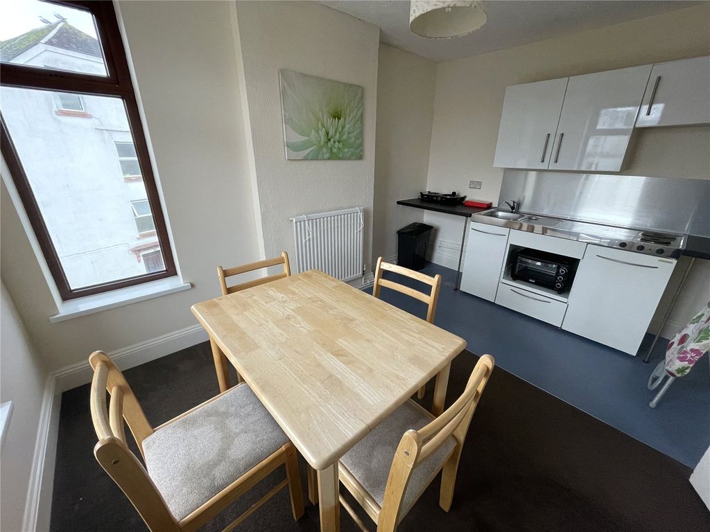 Property photo 3 of 6 Picture No. 10