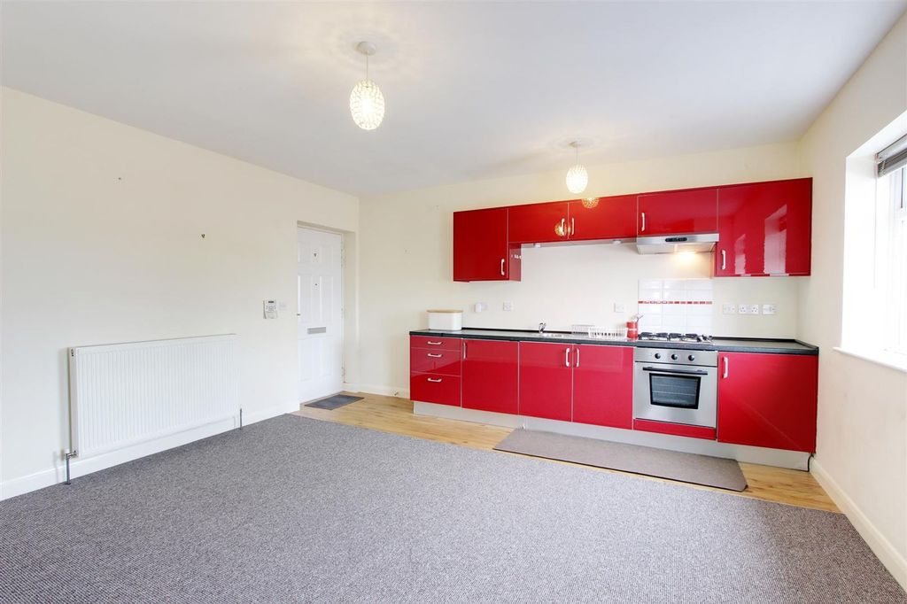 Property photo 3 of 6 Living Area