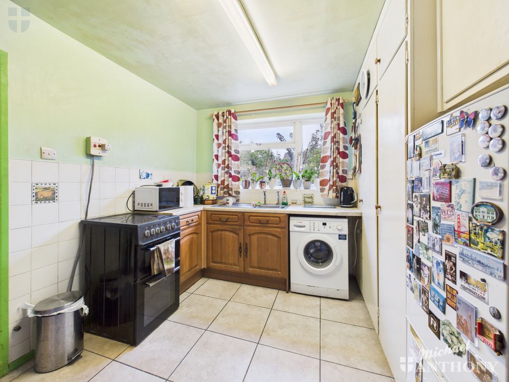 Property photo 2 of 11 Cam03852G0-Pr0445-Still002