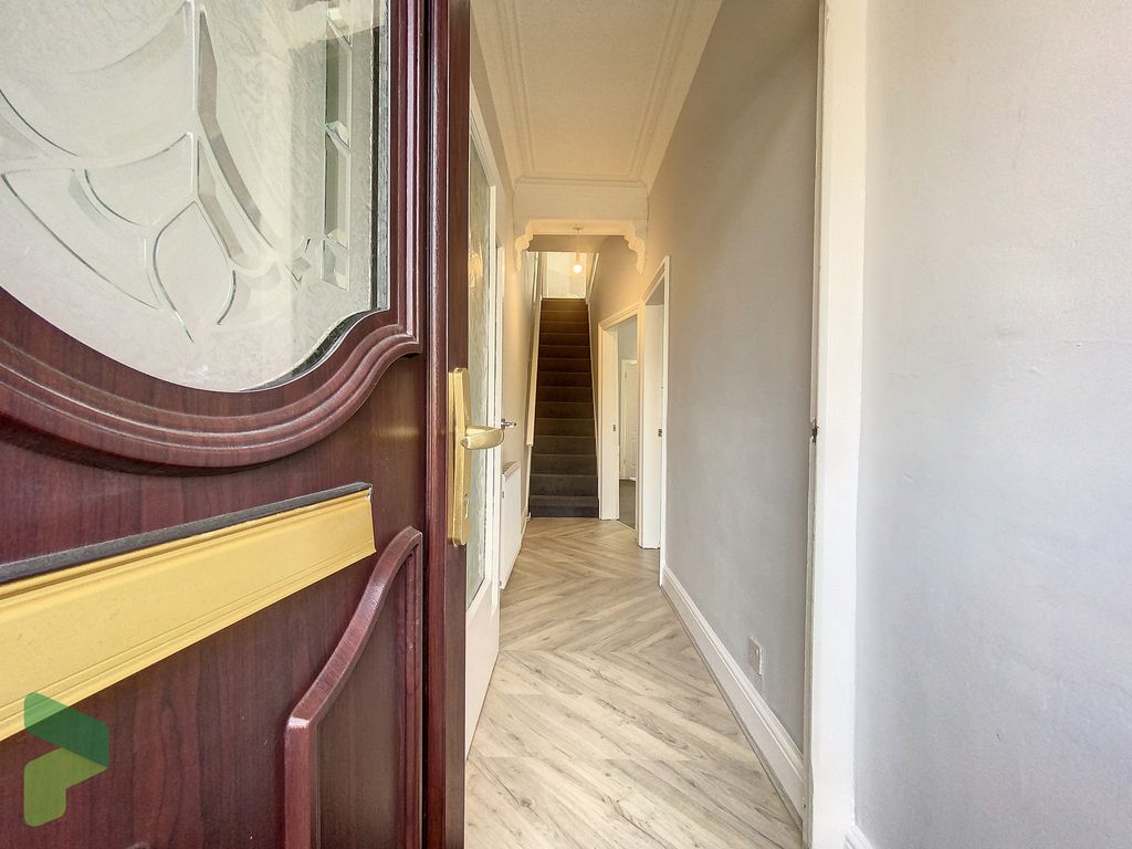 Property photo 2 of 24 Entrance Hall