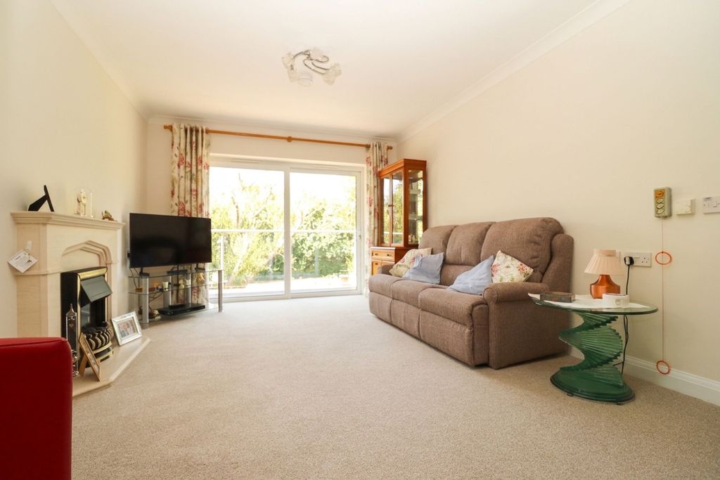 Property photo 3 of 12