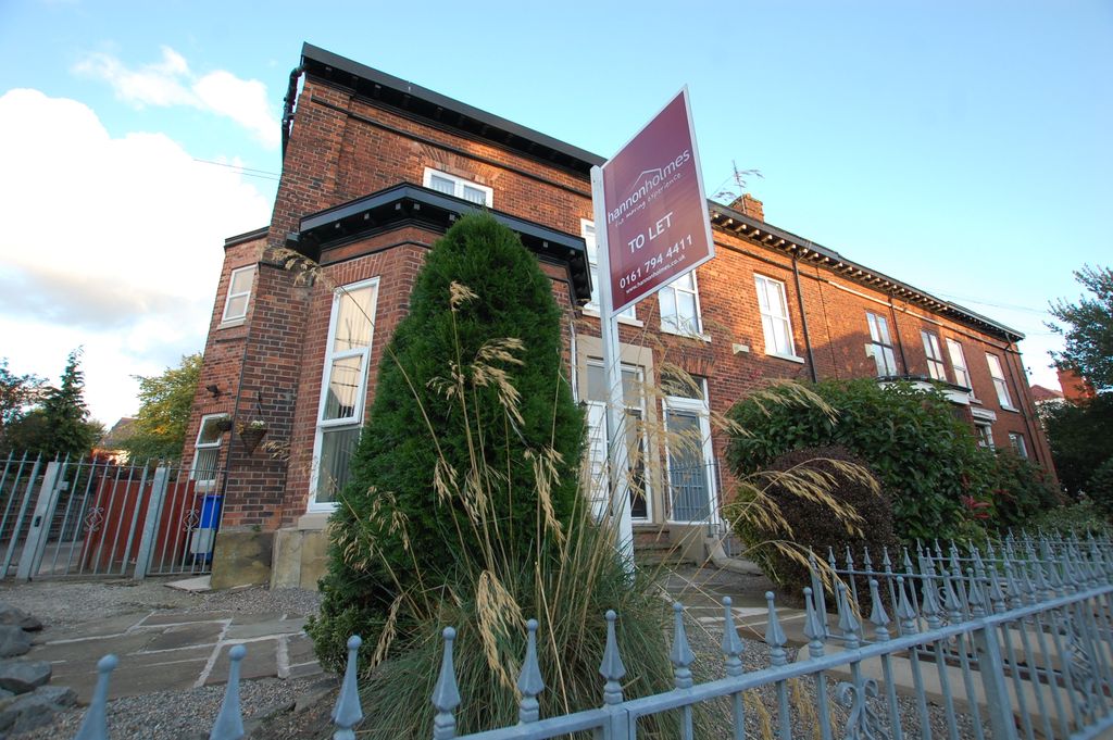 Property photo 2 of 21