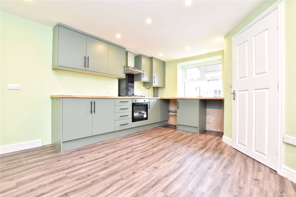 Property photo 3 of 11 Picture 3