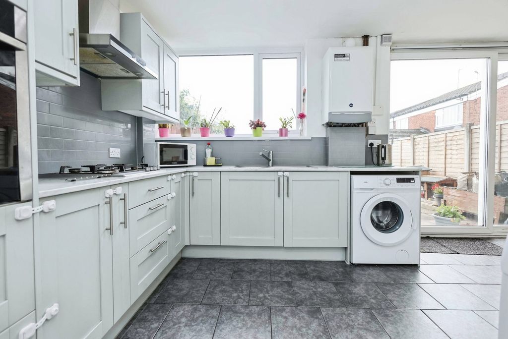 Property photo 2 of 17 Photo