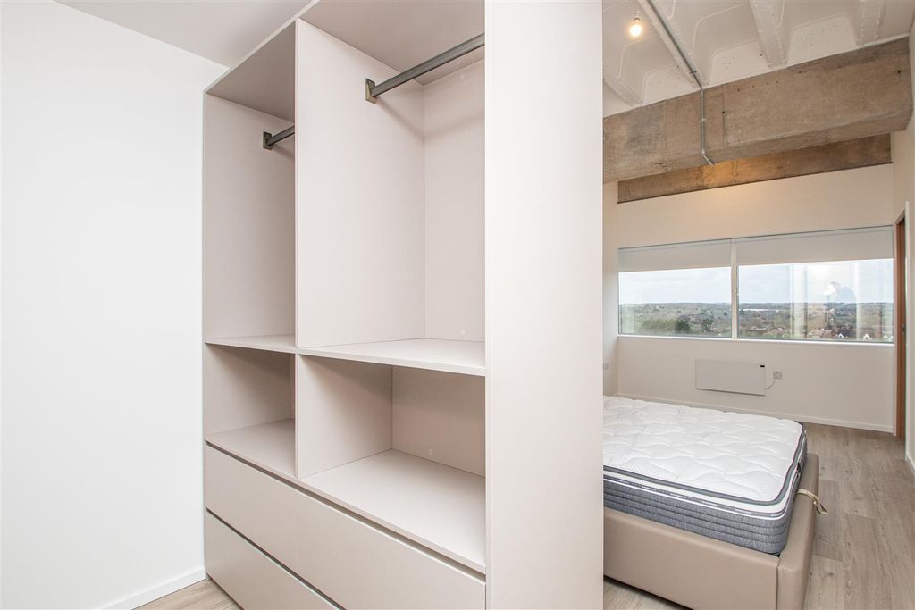 Property photo 3 of 20 310 And 411_11.Jpg